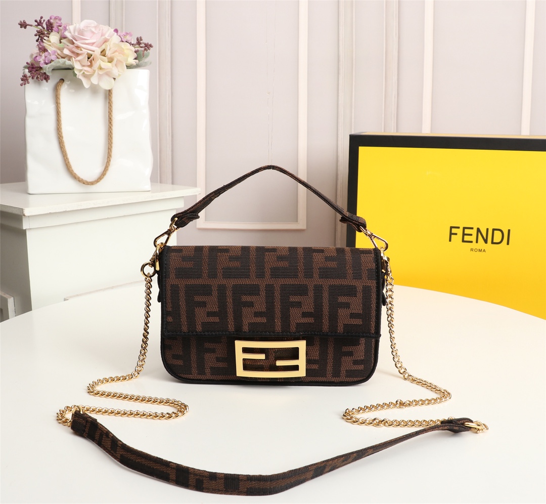 FendiF095JQE081 19 cm