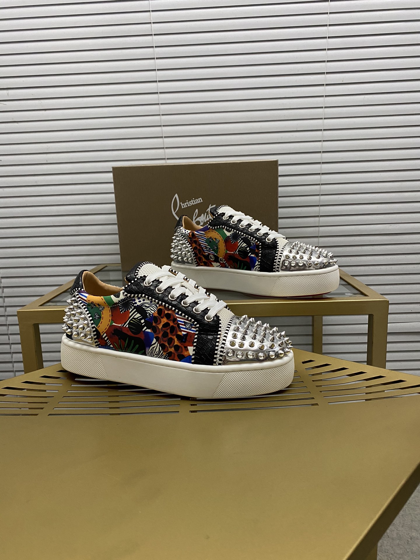 Christian Louboutin 012 Casual shoes HL003