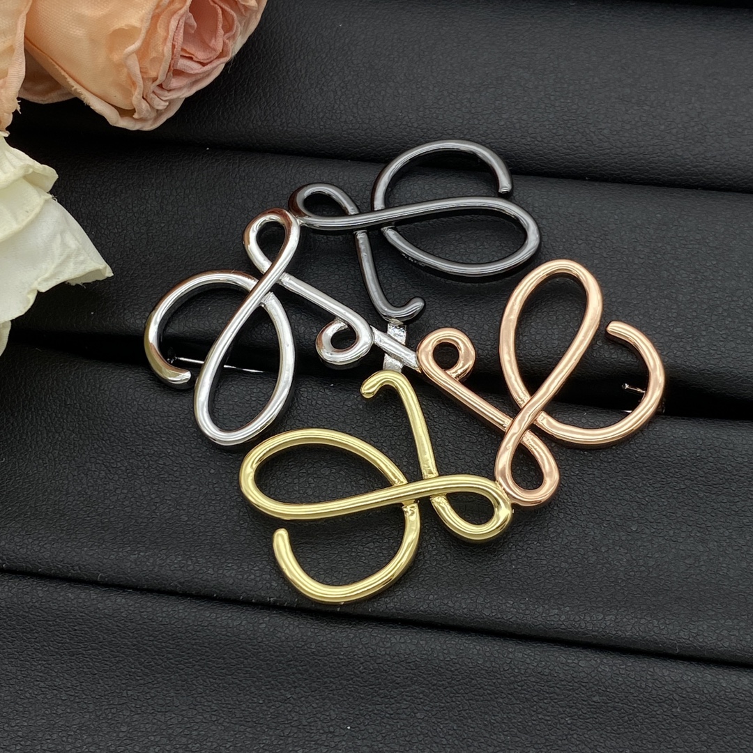 Loewe Jewelry Brooches Anagram Contrasting Diamond Brooch