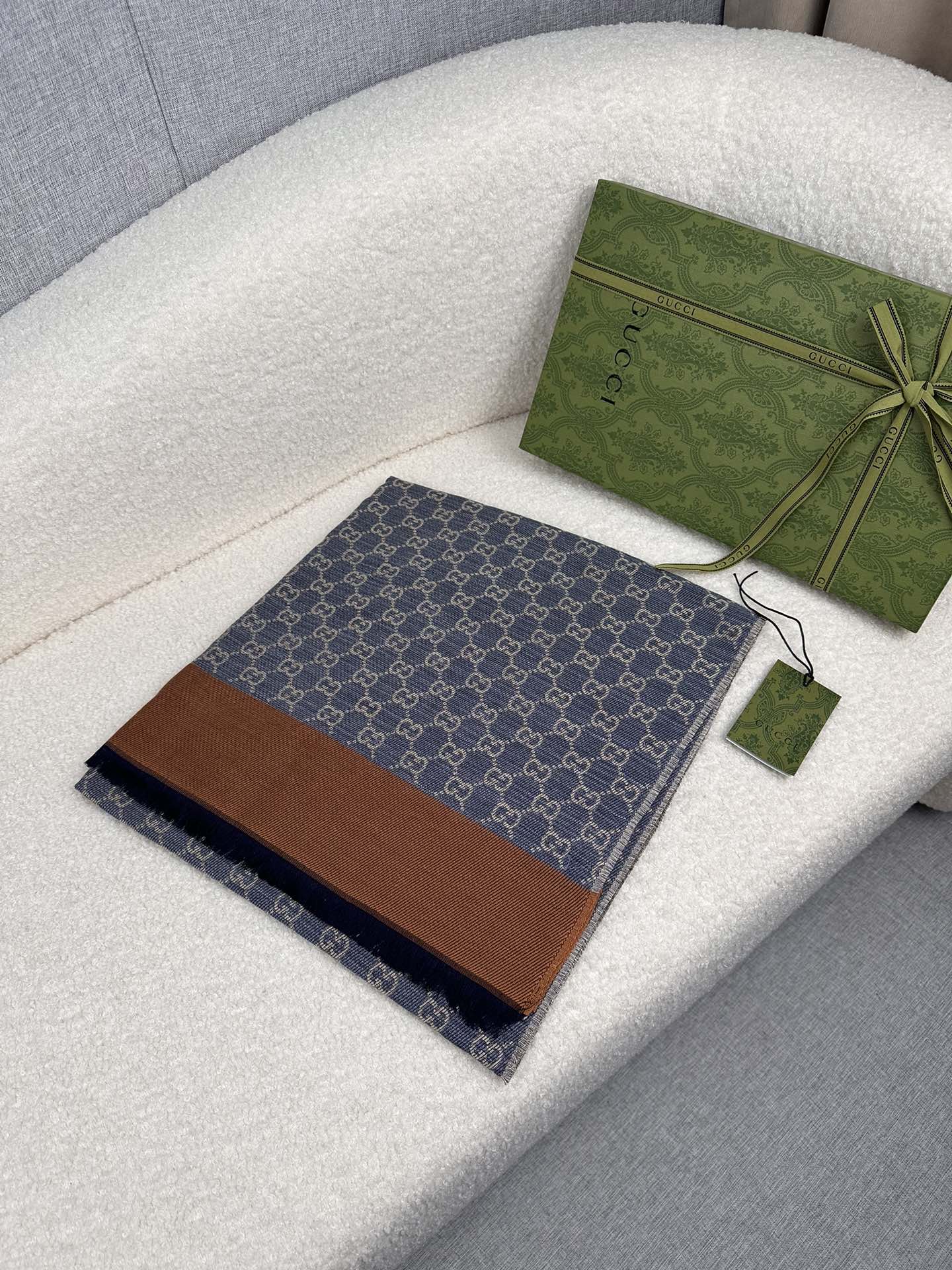 Gucci Scarf Double-Sided Scarf With Double G Logo 85% Wool And 15% Silk 65*220cm Accessories