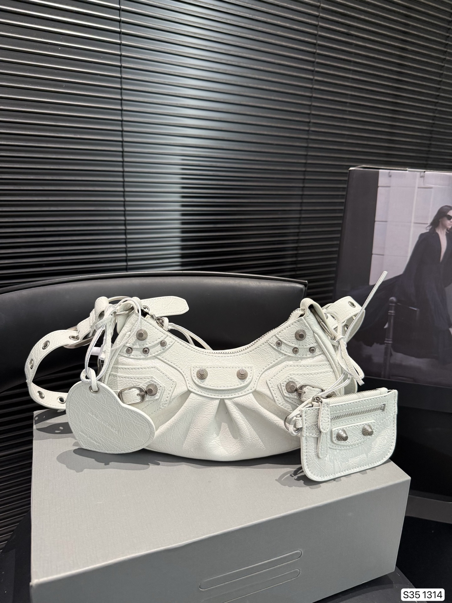 Balenciaga Shoulder Bag Ladies' Favorite