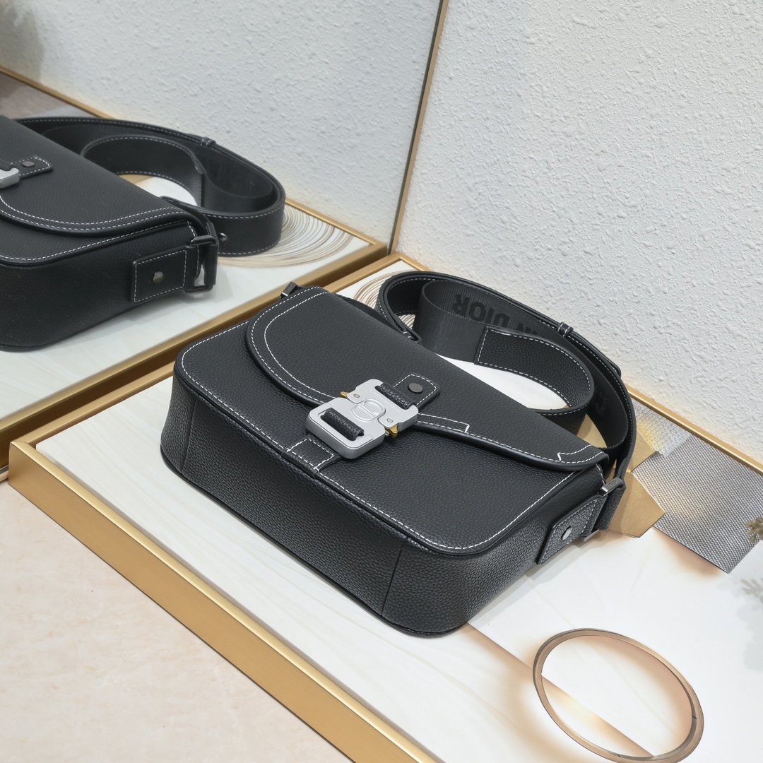 Dior Mini Saddle Bag With Strap 9911 XB032 23cm