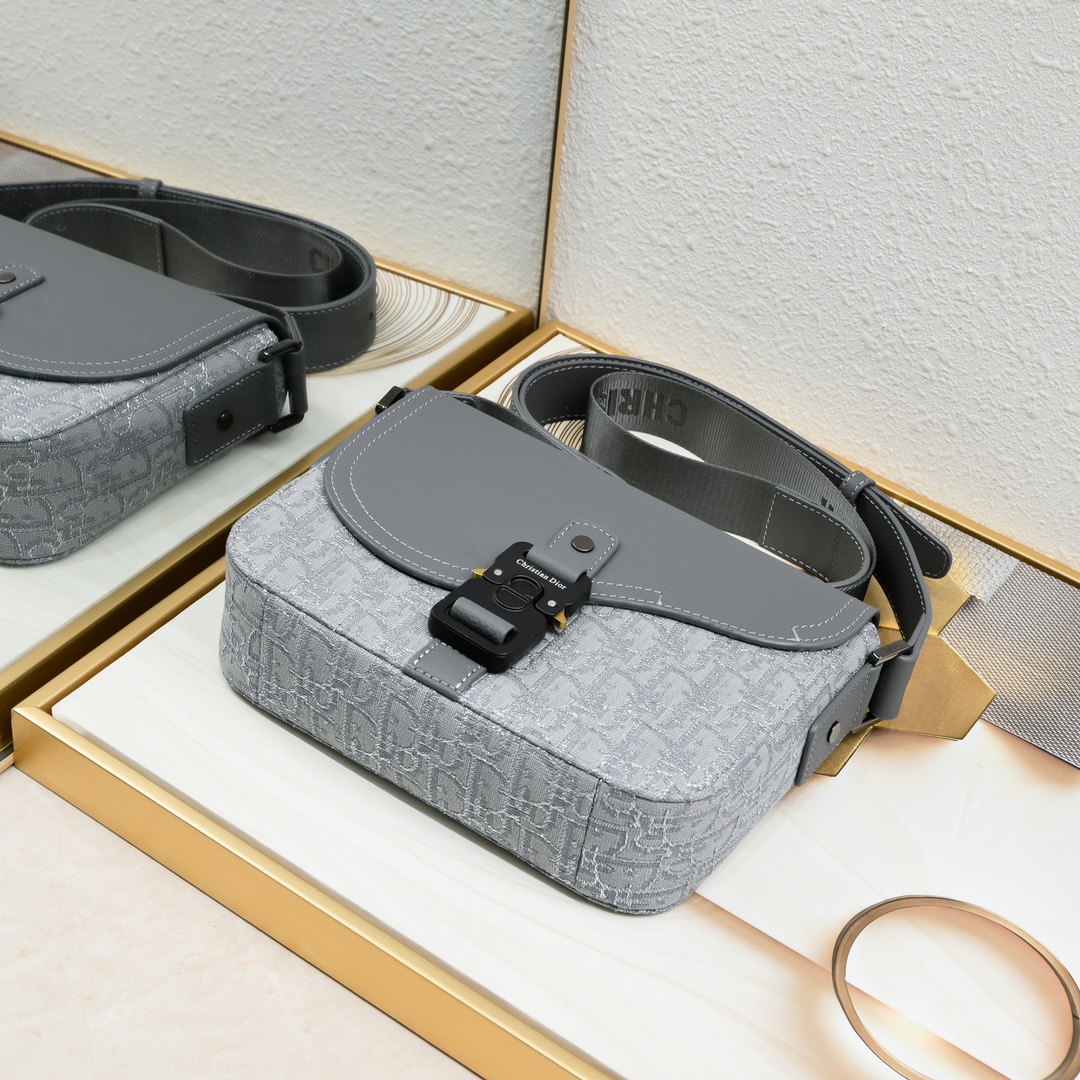 Dior Mini Saddle Bag With Strap 9911 XB012 23cm