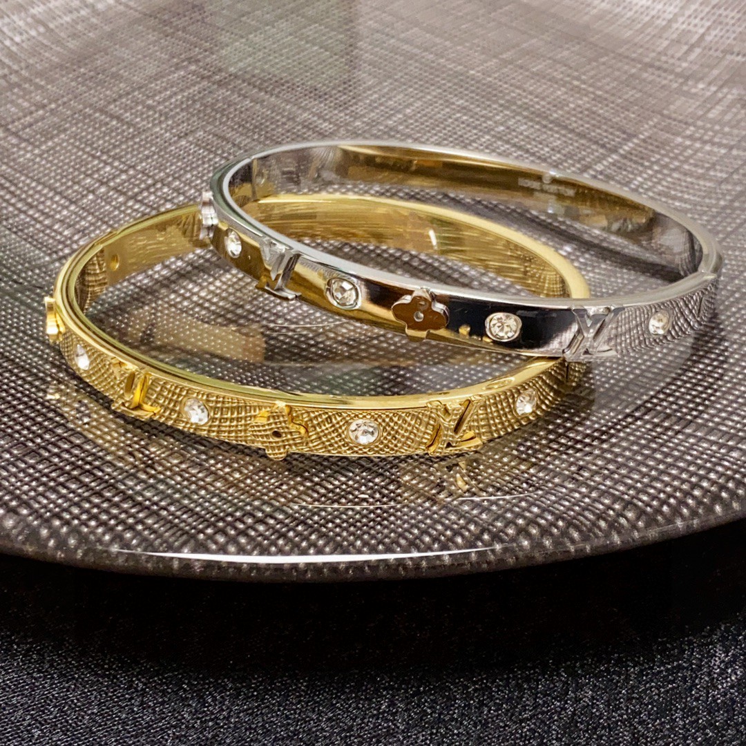 Louis Vuitton Jewelry Bangle  letter diamond bracelet