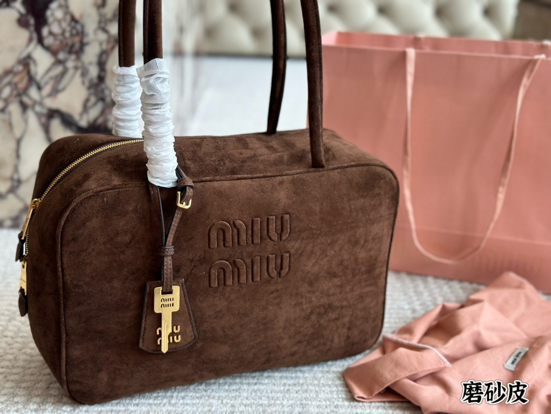 Miu Miu Handbag 006 DB532 35cm