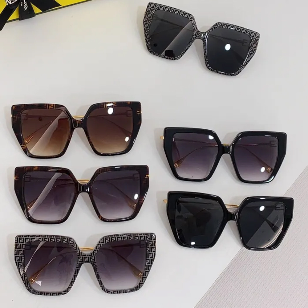 Fendi Sunglasses FE40012U SM061