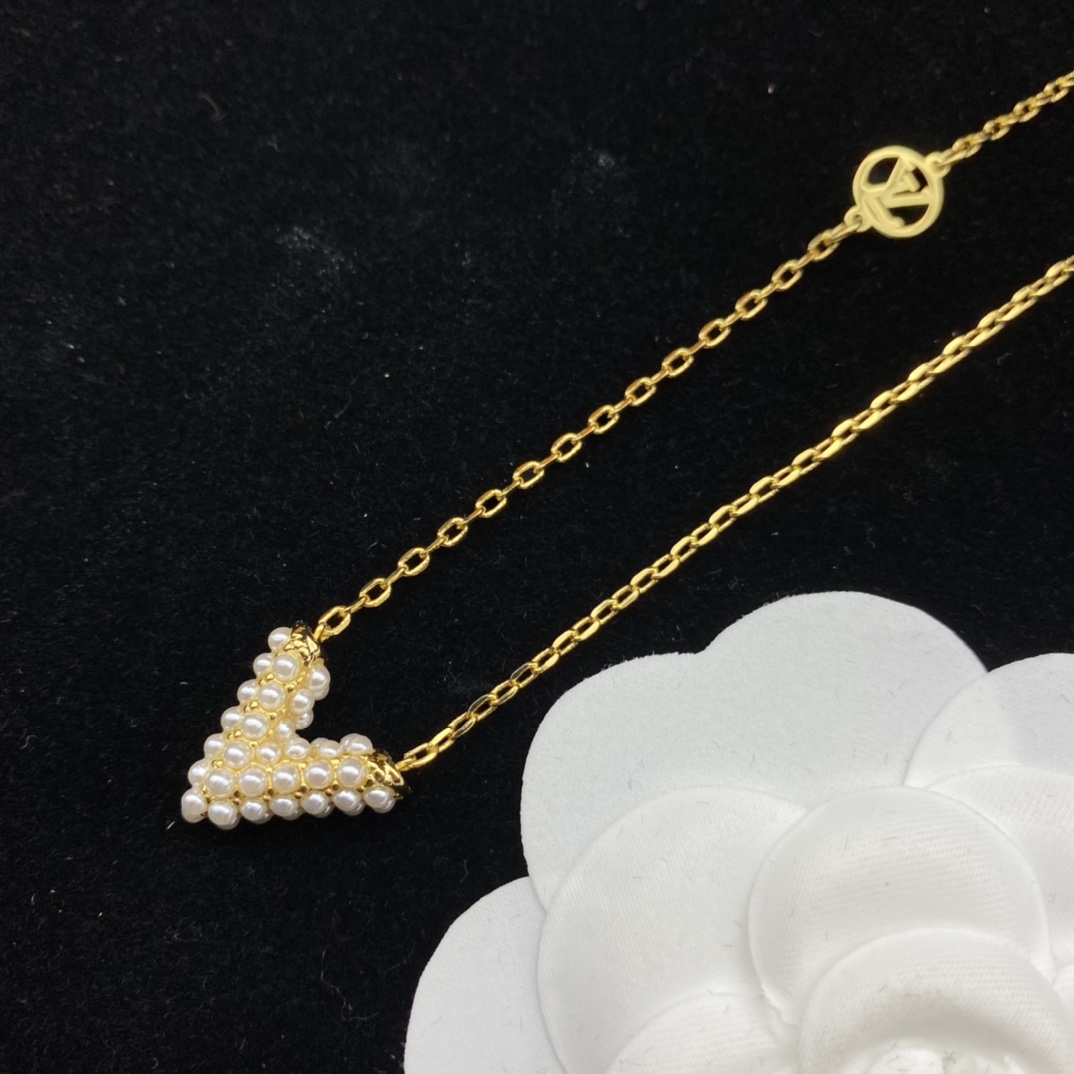 Louis Vuitton Jewelry Bracelets letter V Pearl temperament retro