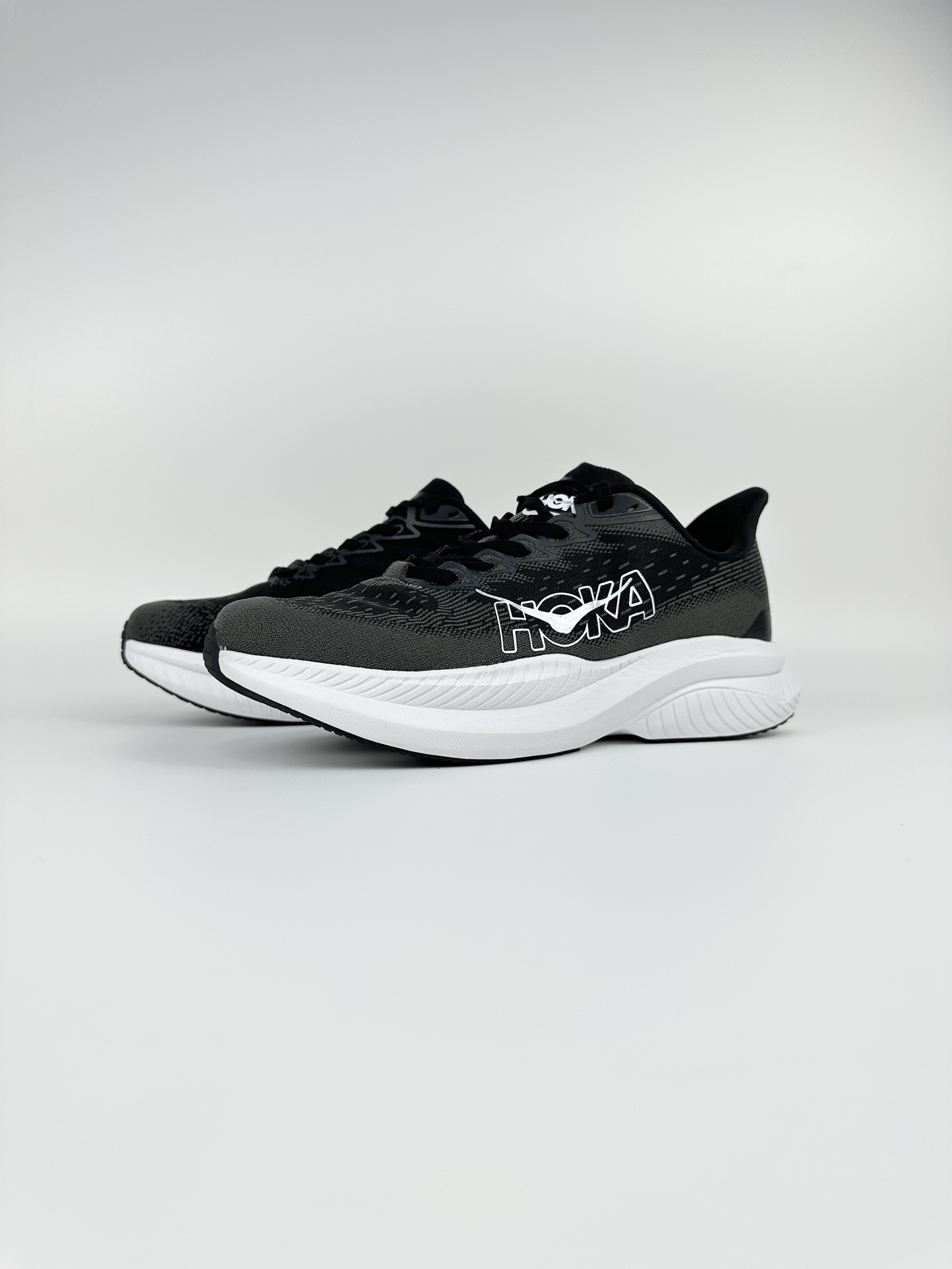 Hoka Sneakers Sports shoes ONE ONE MACH 6 Low