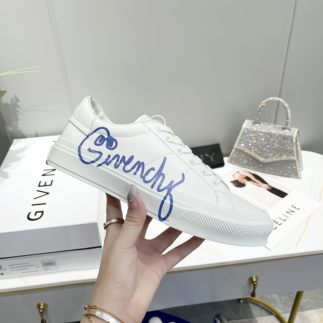 GIVENCHY 004 Casual shoes XM 023