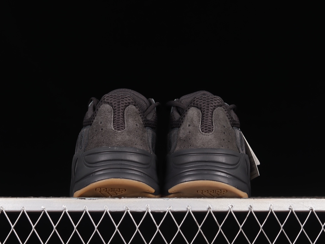Yeezy Boost 700  Utility Black  FV5304