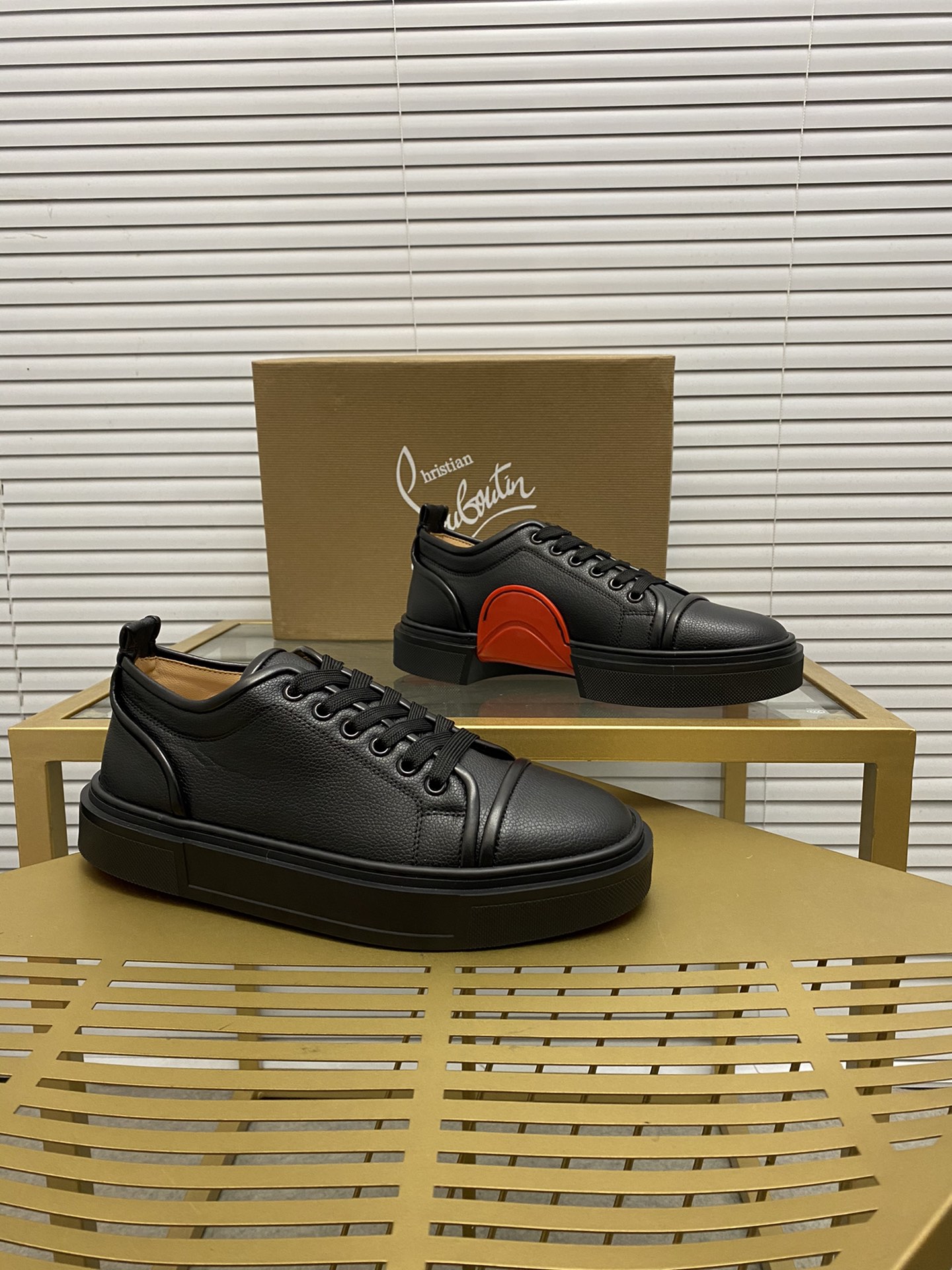Christian Louboutin 009 Casual shoes HL003