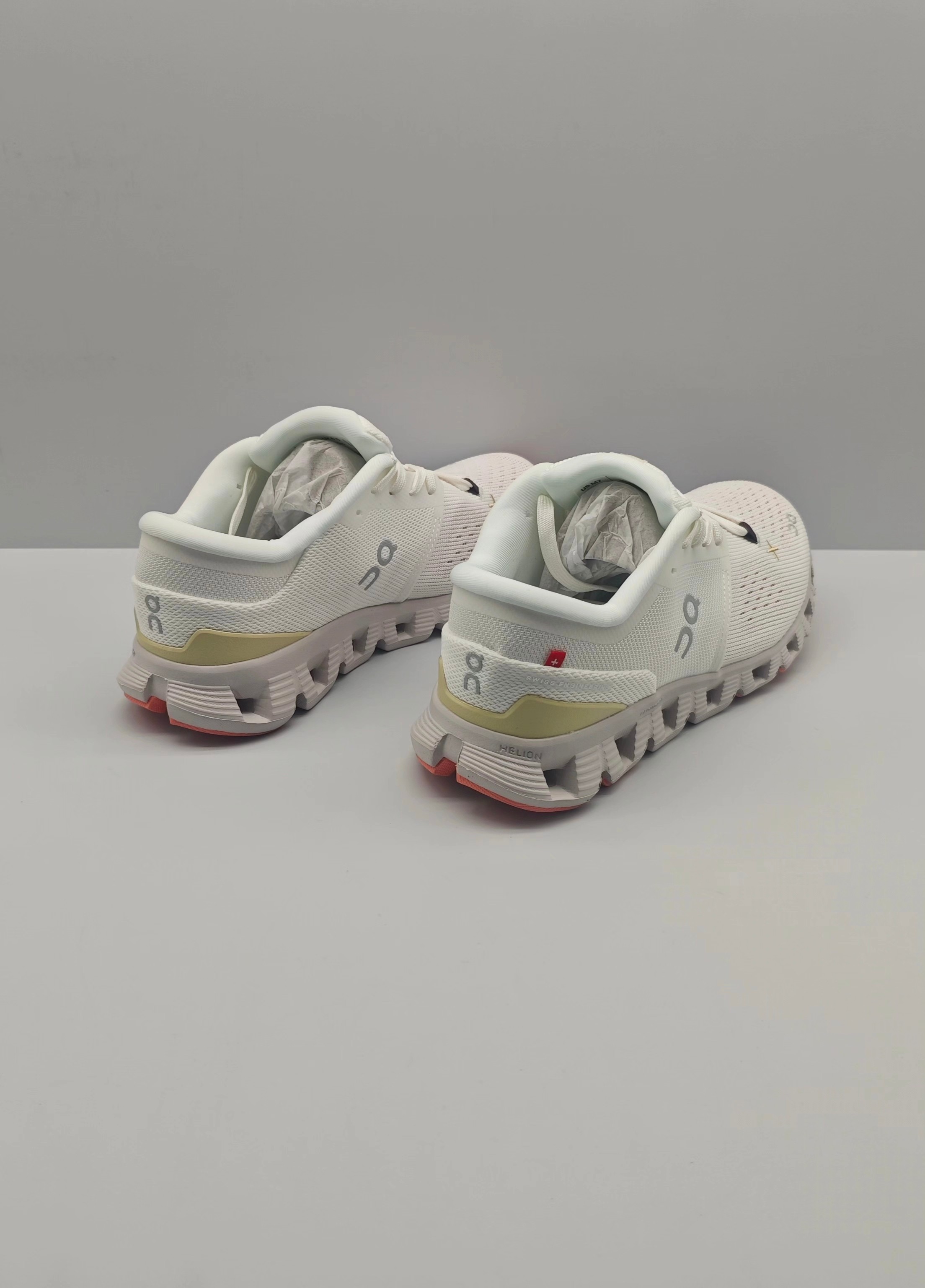 On Cloud Sneakers Sports shoes ON Cloud X4