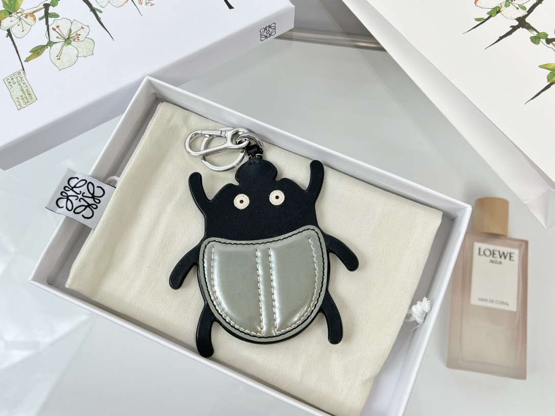 Loewe Key Chain Beetles Charm Imported Calfskin Keychain Pendant Accessories