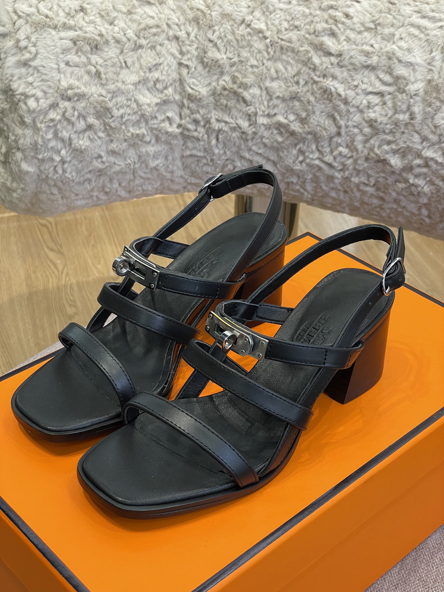 Hermes Shoes Sandals Kelly Cowhide