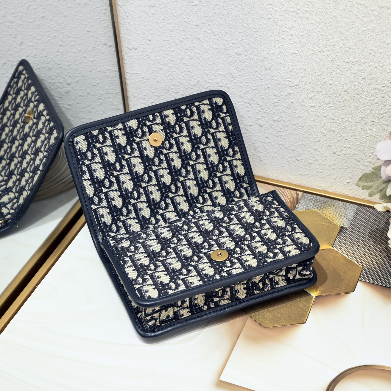 2-IN-1 30 Montaigne Pouch 9999 LM041 19cm