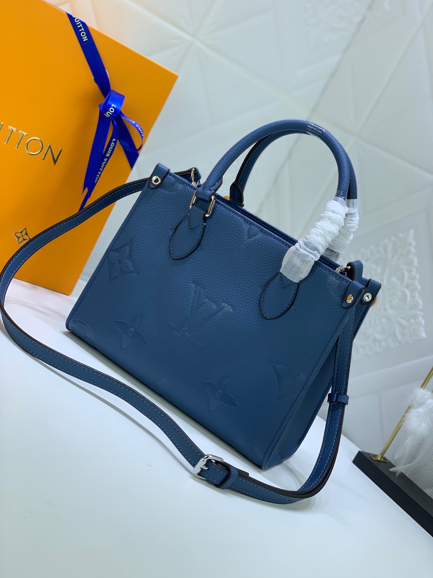 Louis Vuitton ONTHEGO PM MM
