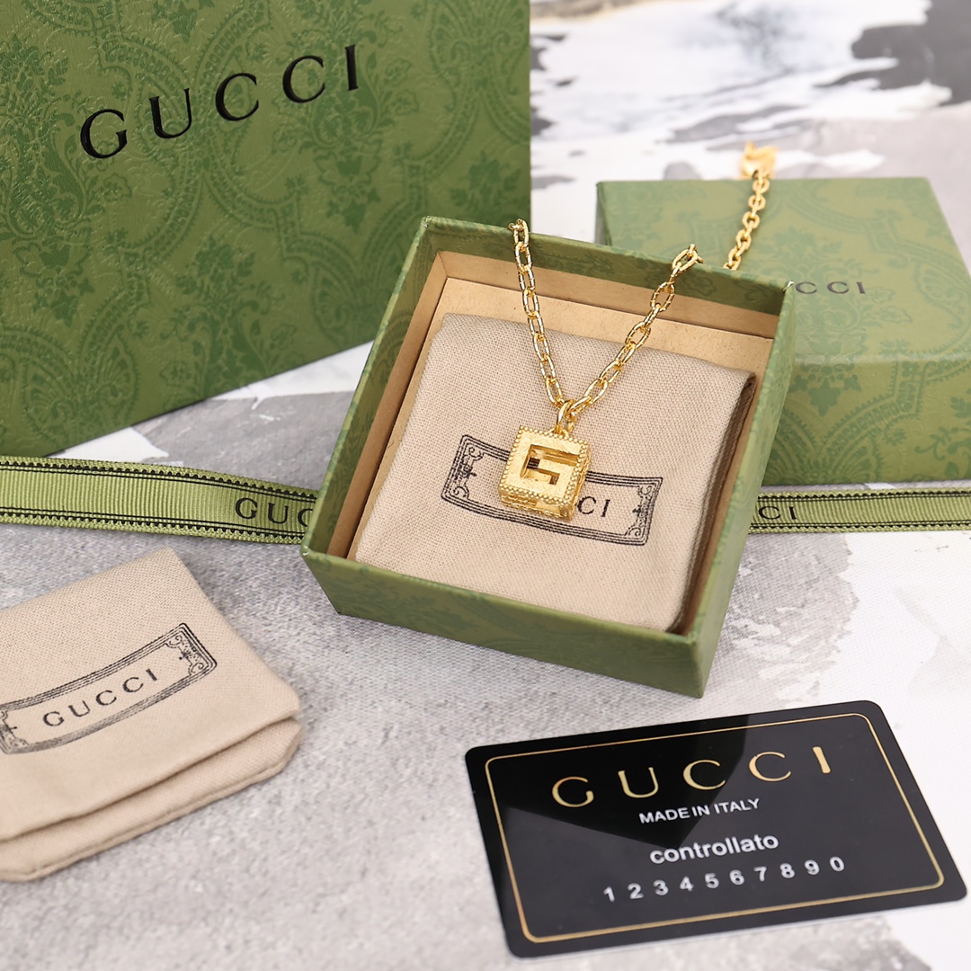 Gucci Jewelry Necklace Gold Gucci Double G
