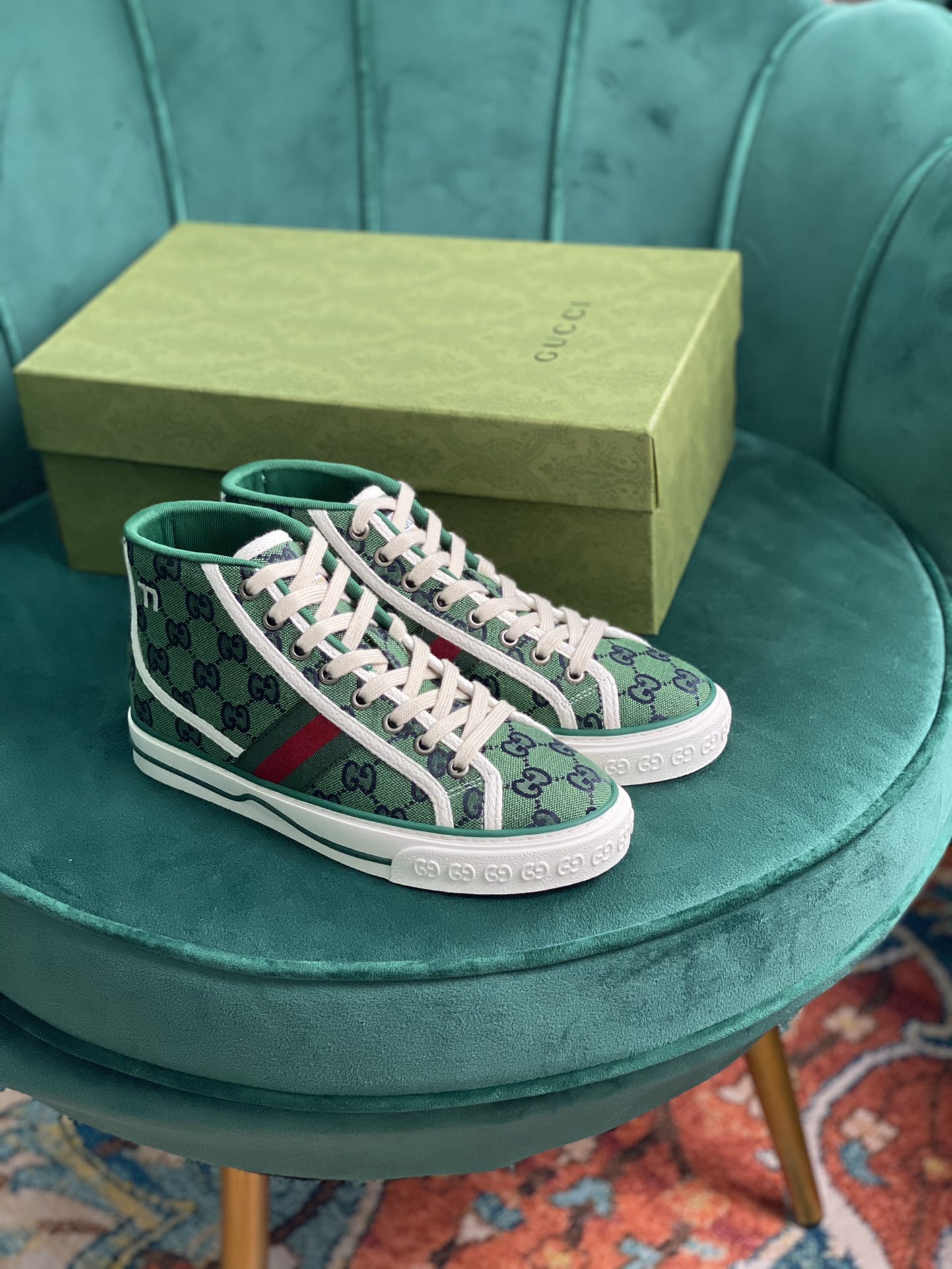 Gucci 019 Casual shoes XM082