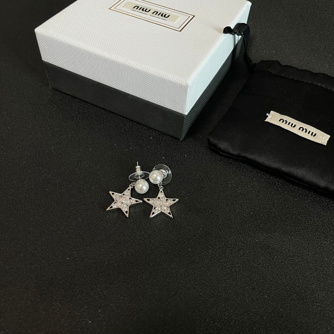 Miu Miu Jewelry Earring Five-pointed star hand drill