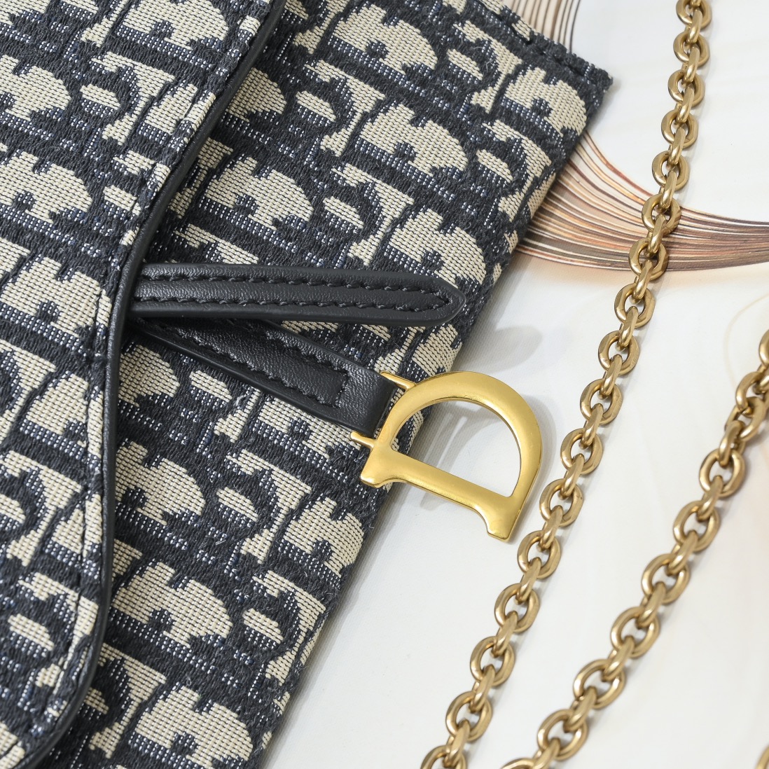 Long Saddle Wallet With Chain Blue print 1011 XB041 19cm