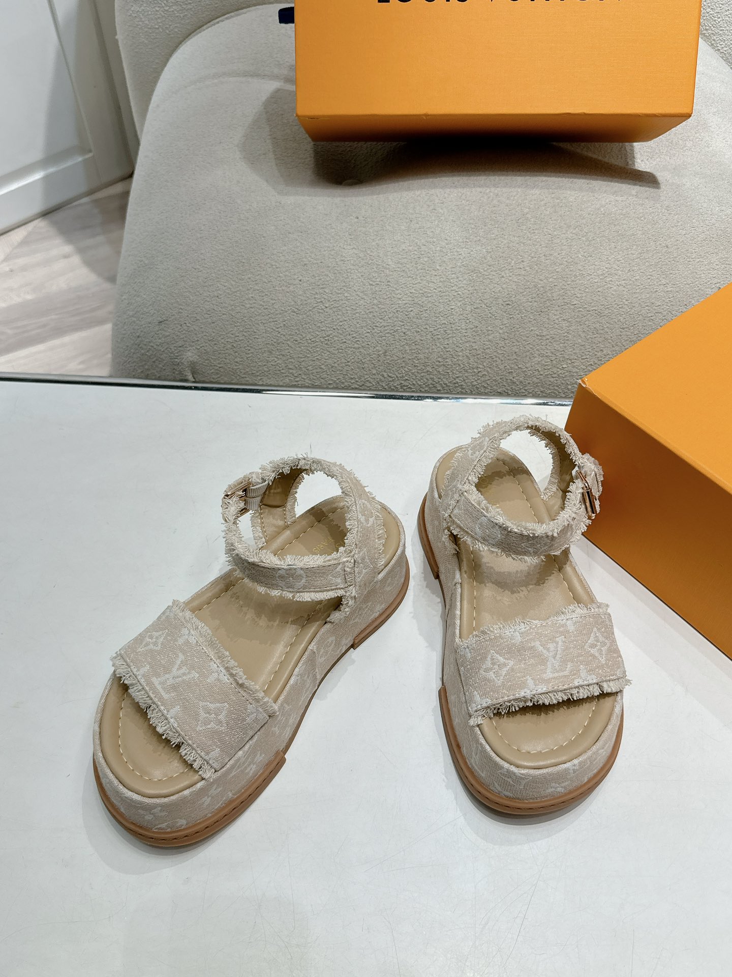 Louis Vuitton Shoes Latest casual women's sandals