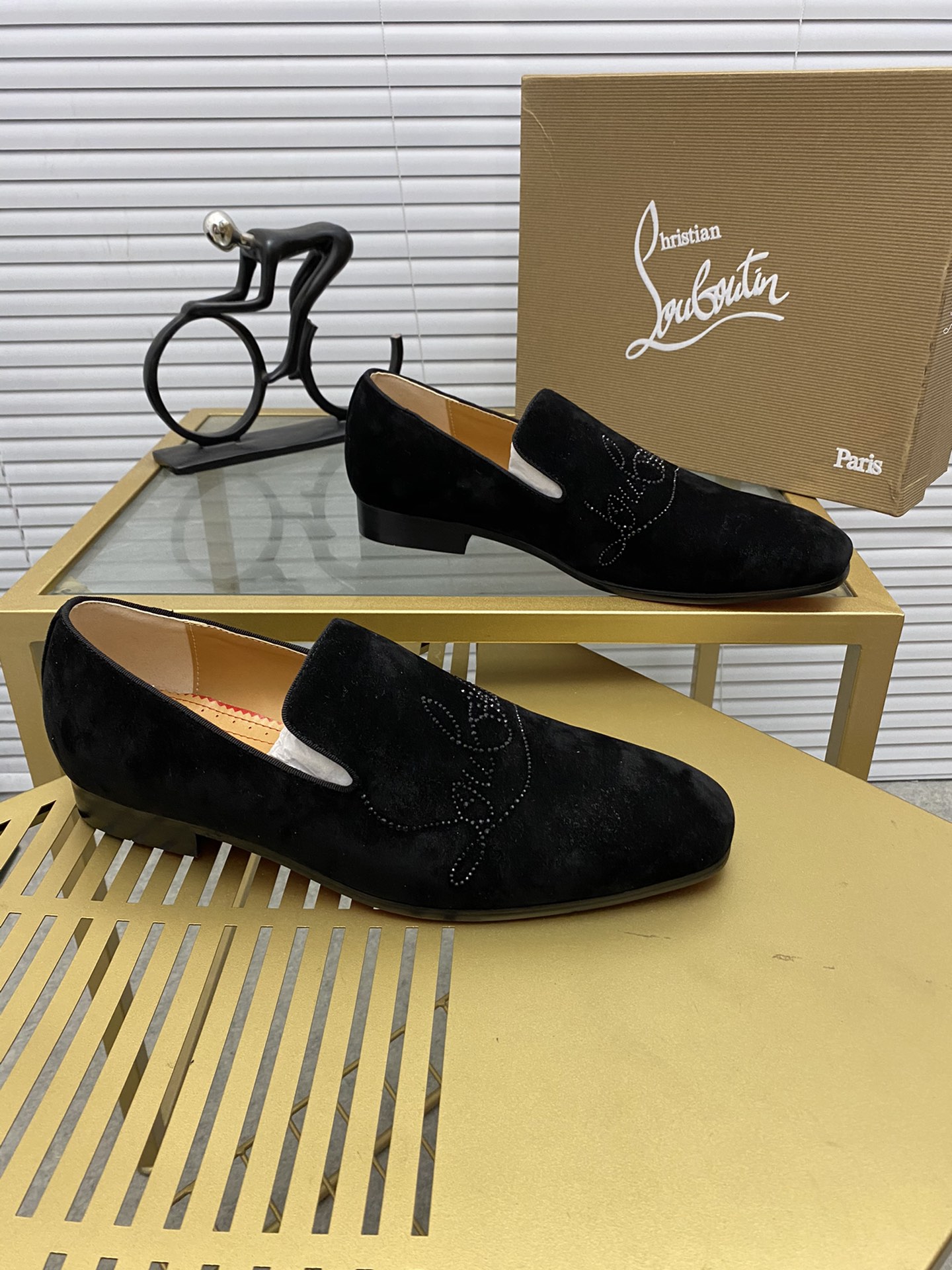 Christian Louboutin 049 Casual shoes HL003