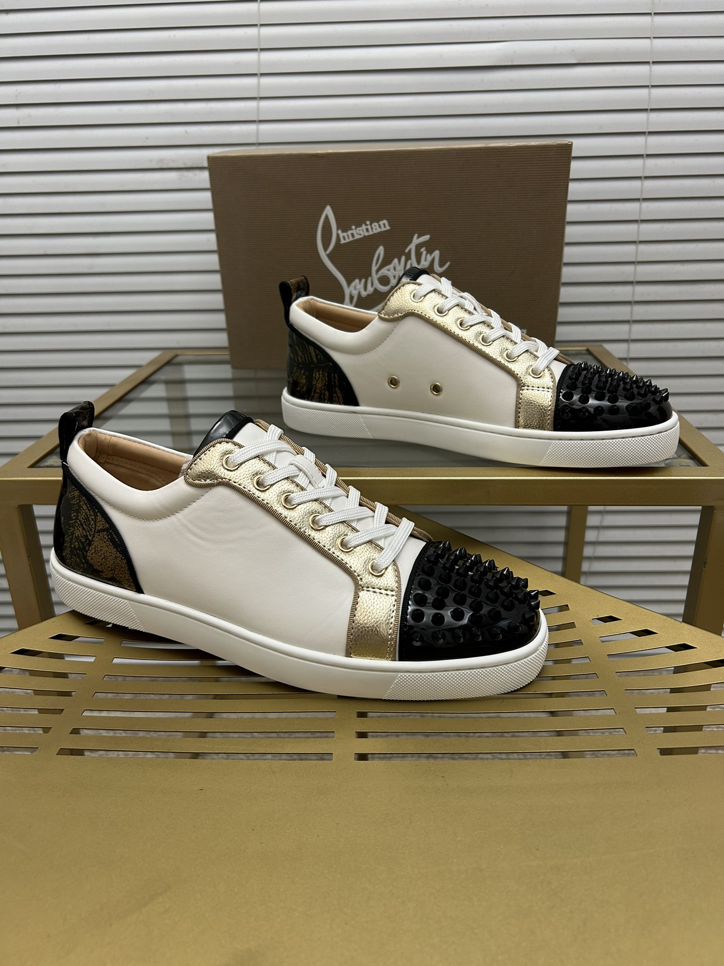 Christian Louboutin 033 Casual shoes HL003