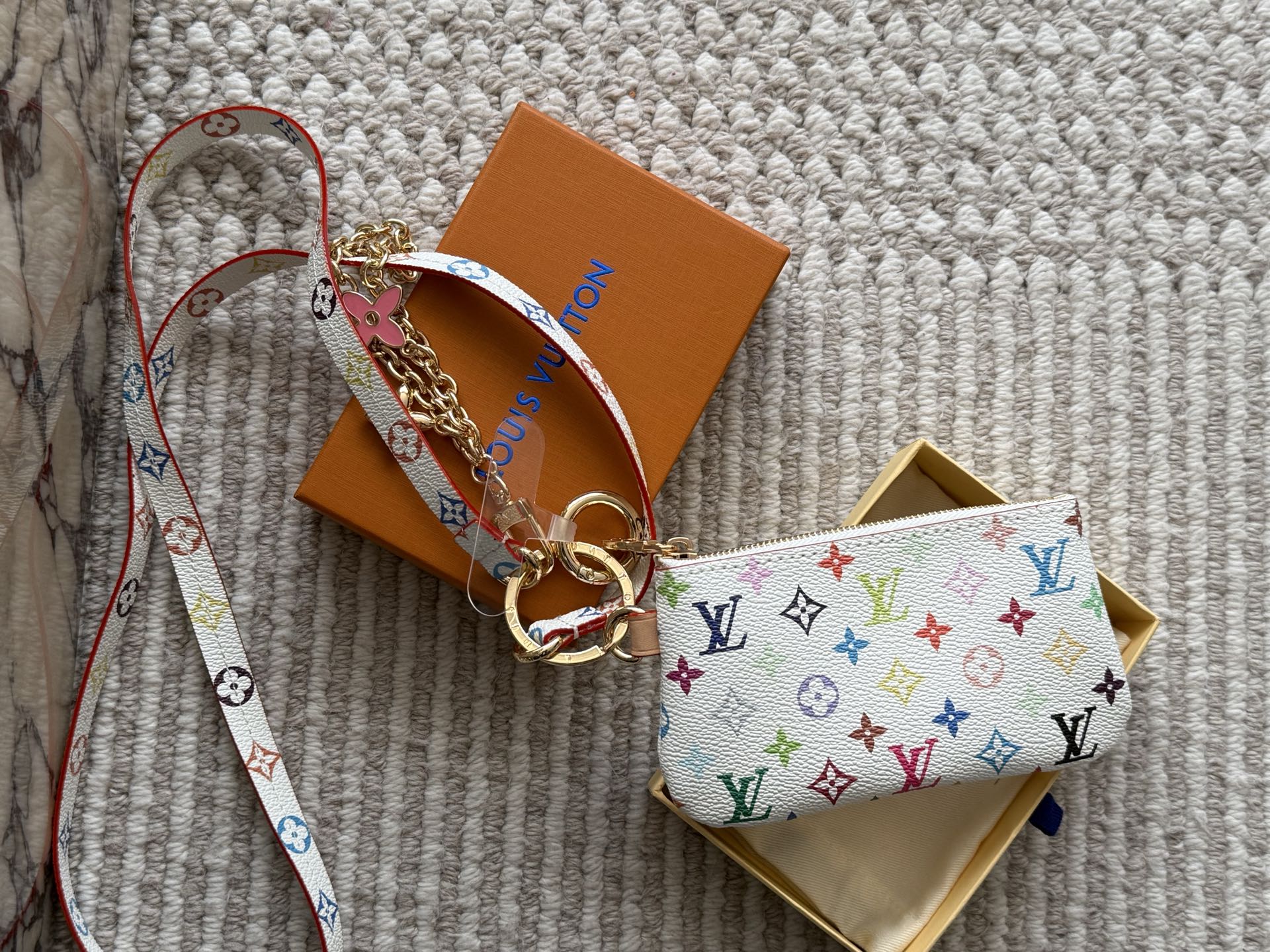 LV Key coin purse 086 DB541