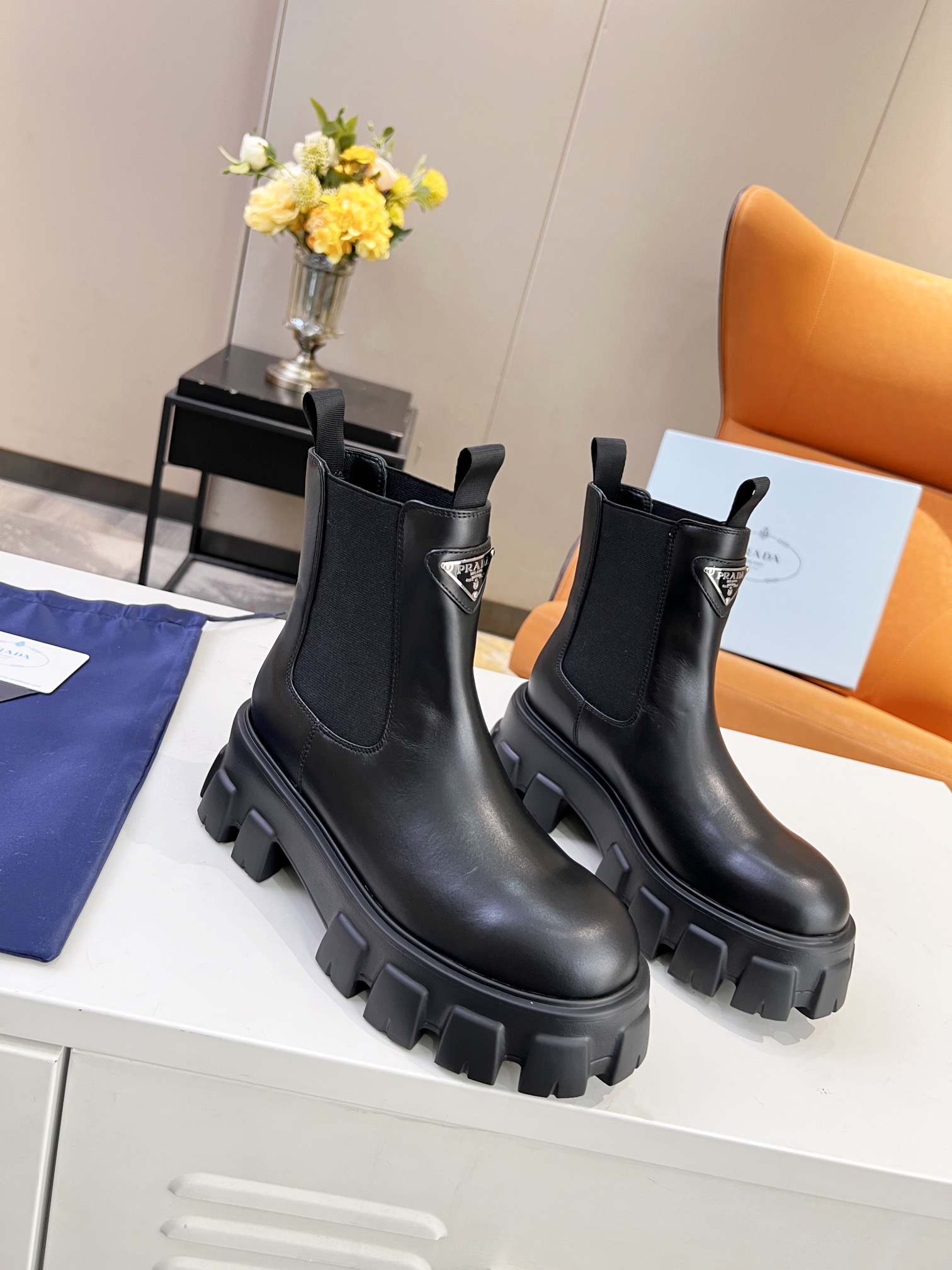 PRADA 002 boots XM043