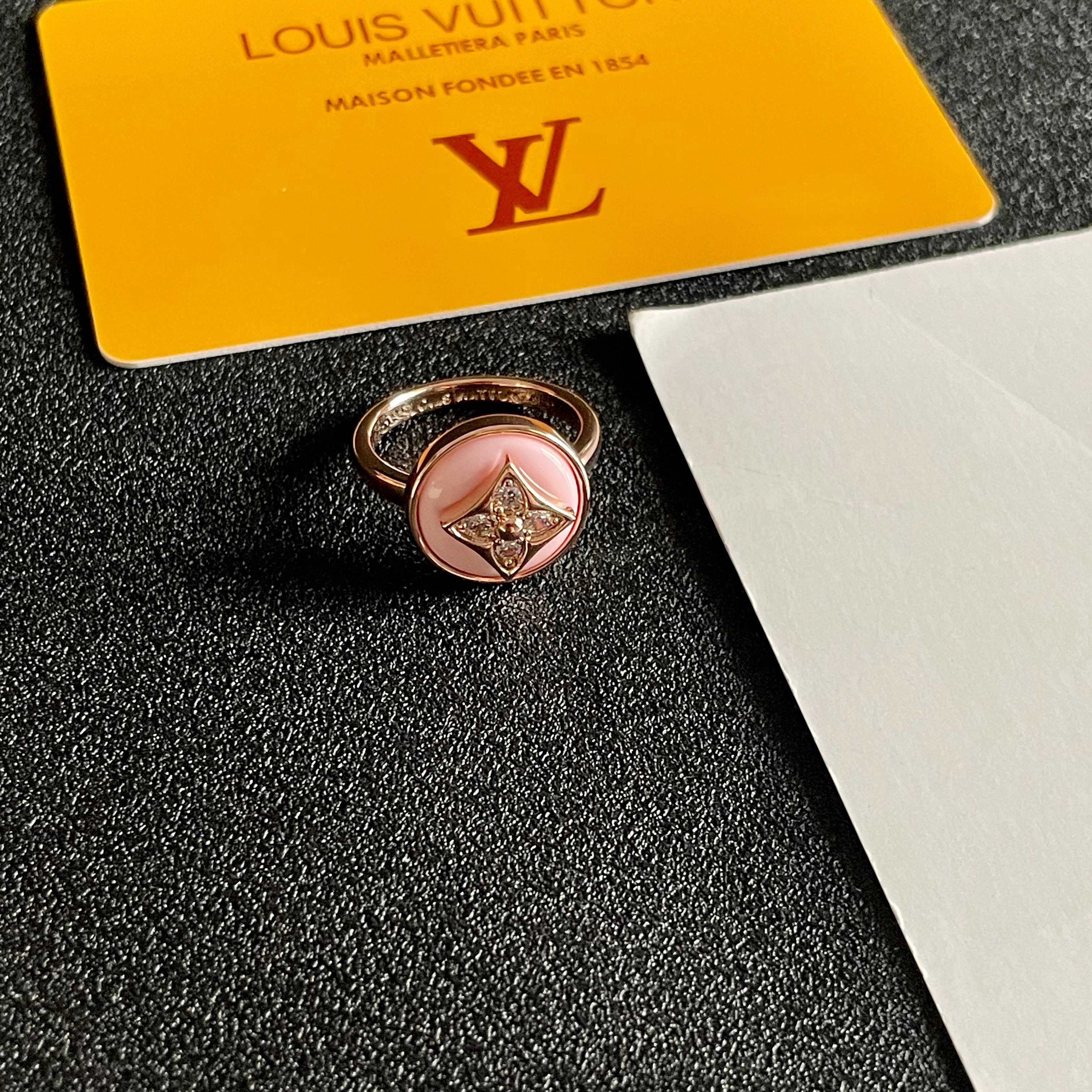 Louis Vuitton Jewelry Rings  Imported diamond four-leaf clover series modeling ring