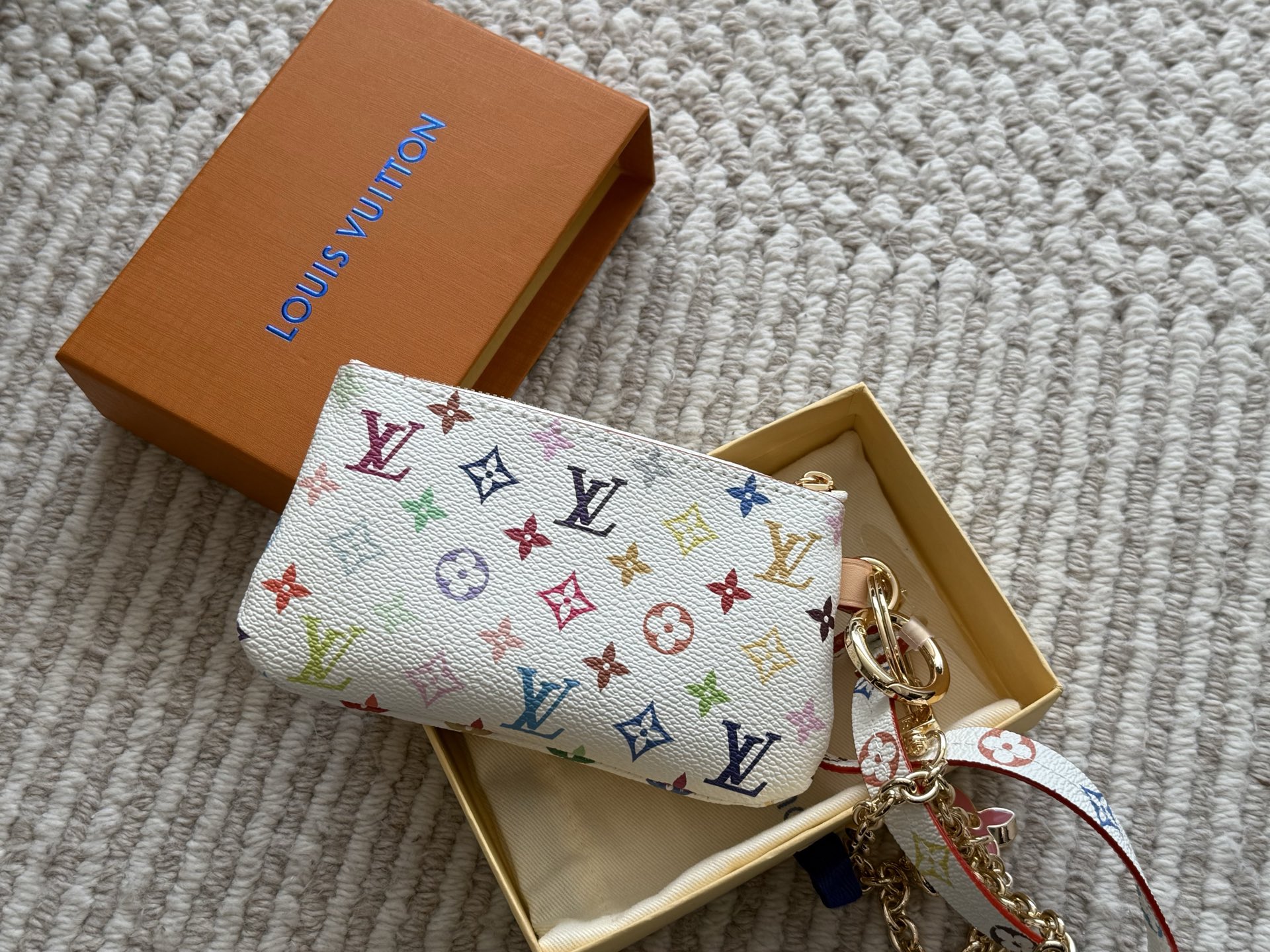 LV Key coin purse 086 DB541