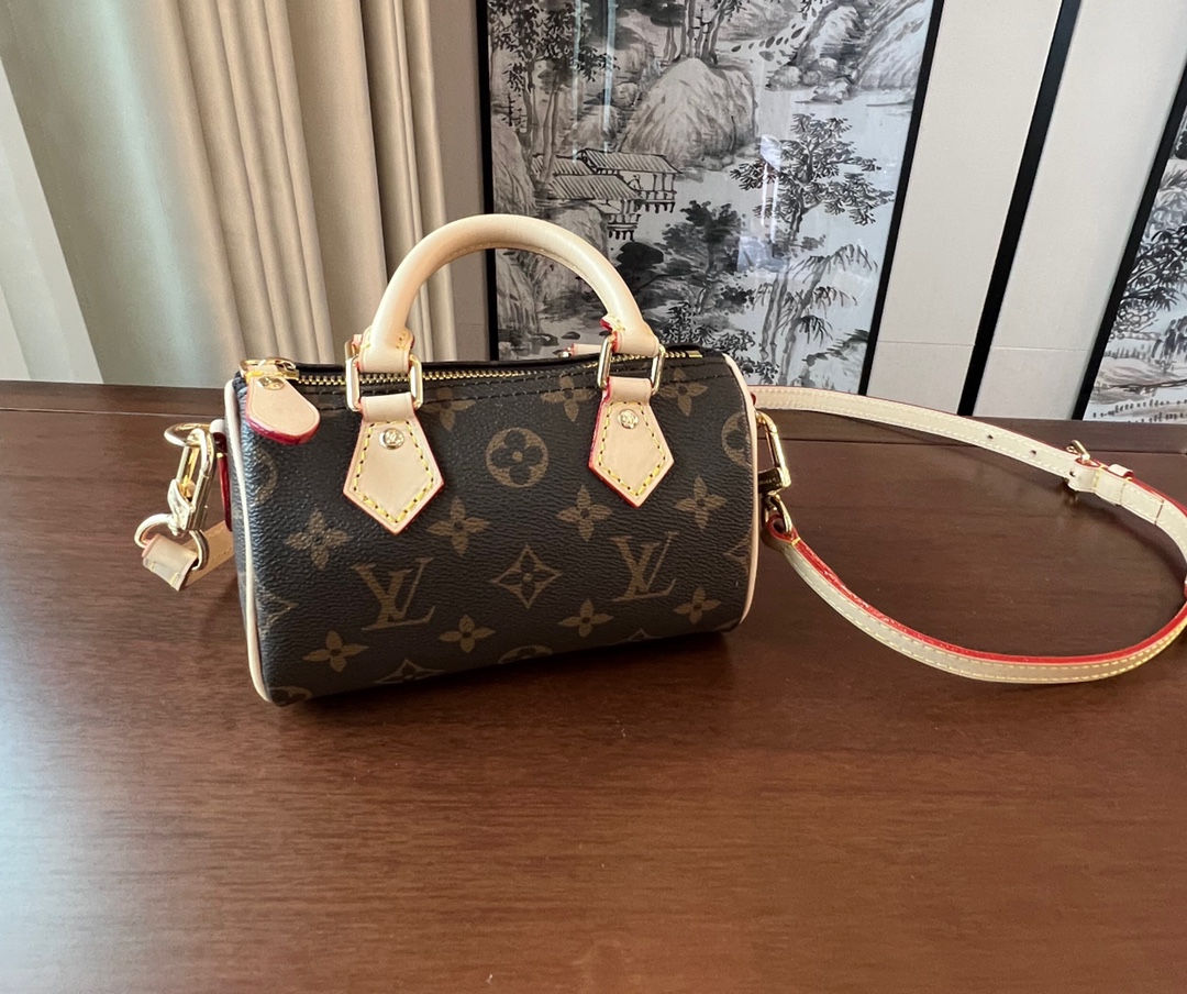 LVM81085LM041 16*10*7.5 cm