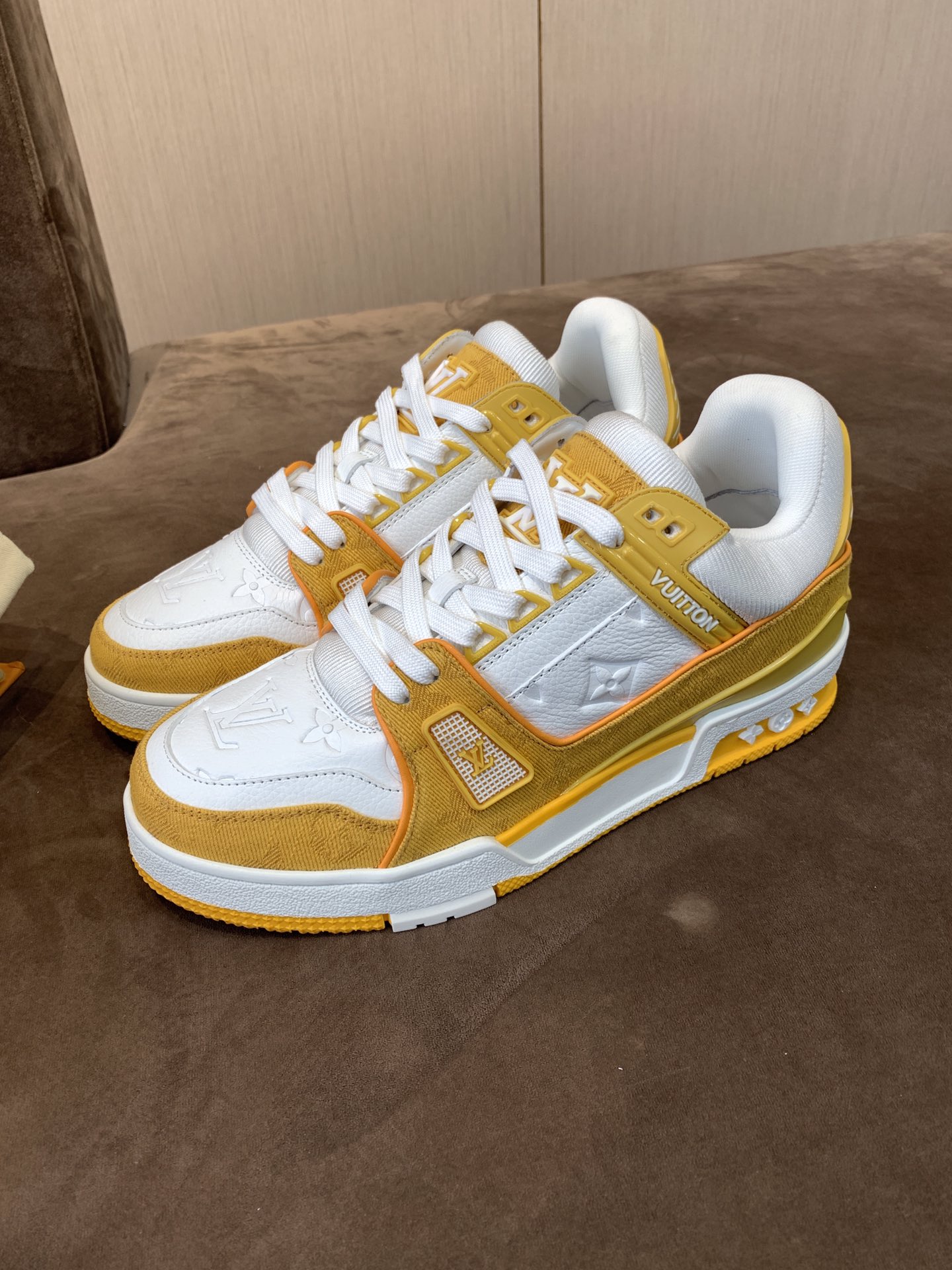 LV 001 Casual shoes XM 024