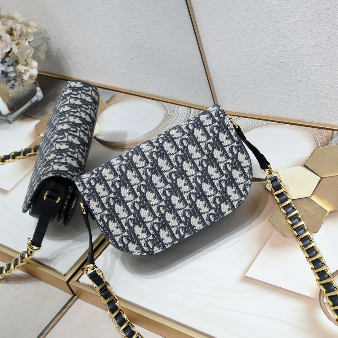 Dior CD Signature Bag With Strap 5777 XB002 21cm