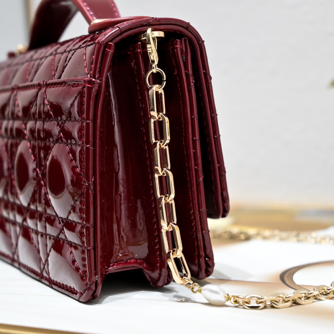 Miss Dior Mini Bag Red patent leather CD2023 XB071 21cm