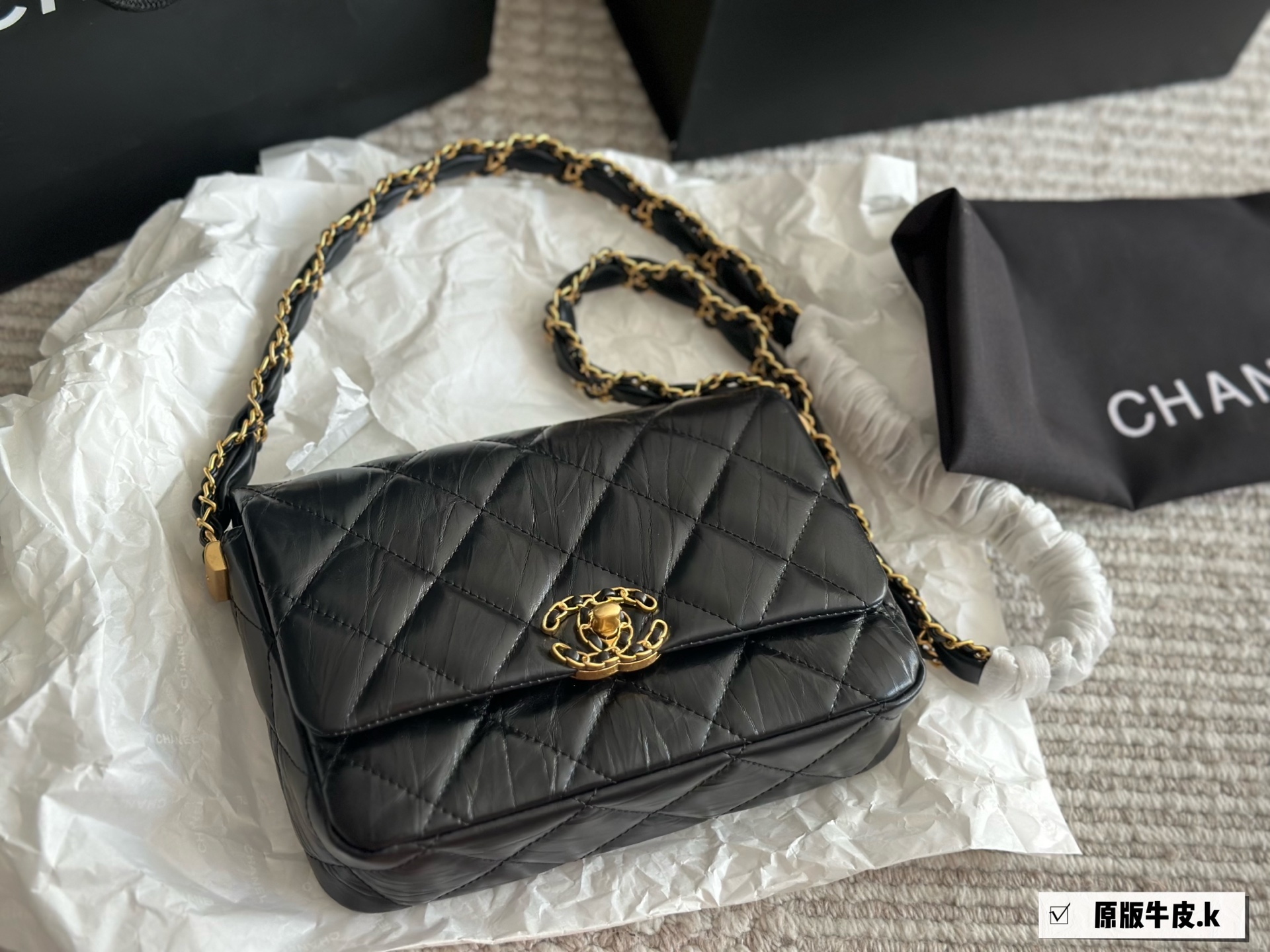 Chanel Shoulder Bag 038 DB562 20cm