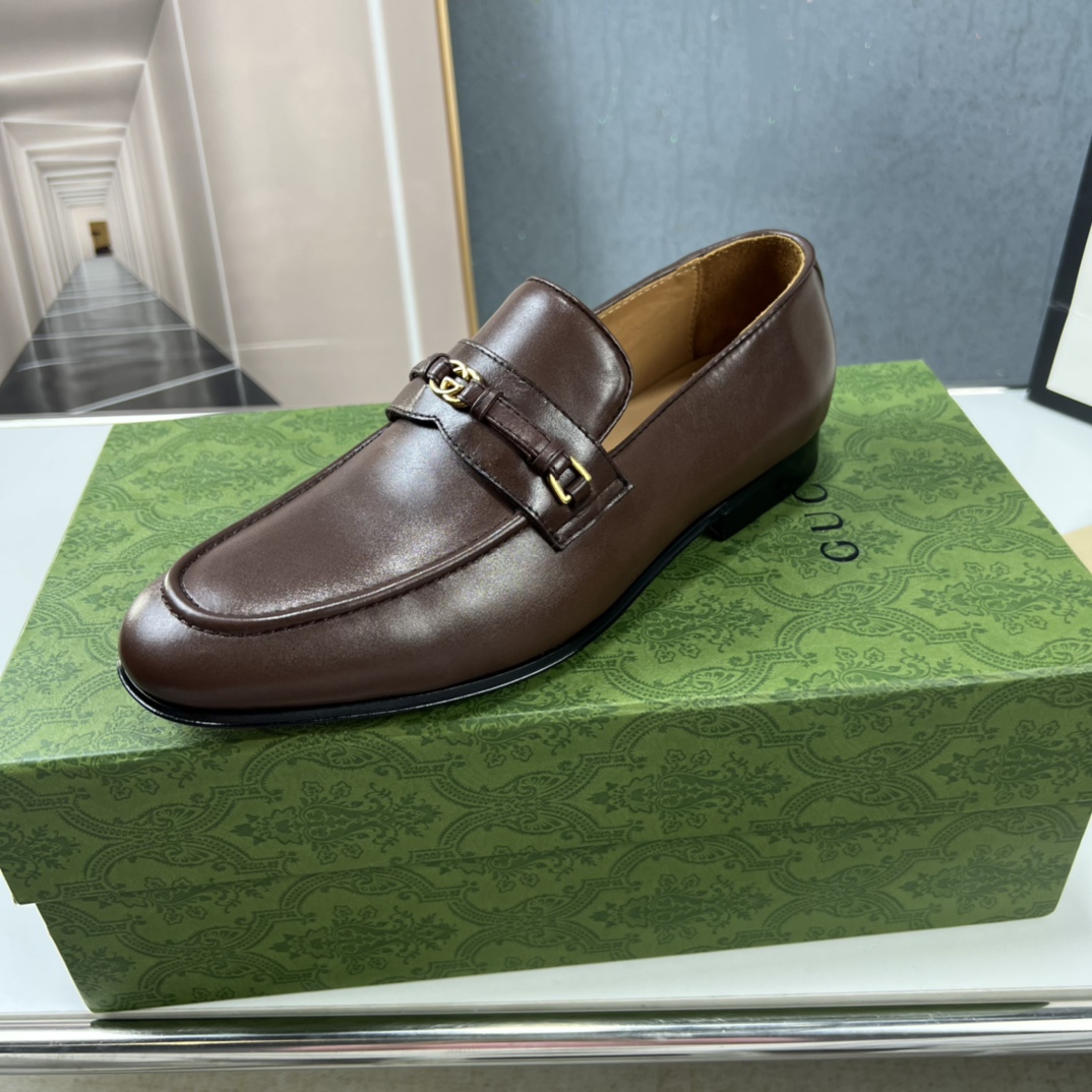 Gucci 027 Casual shoes XM053