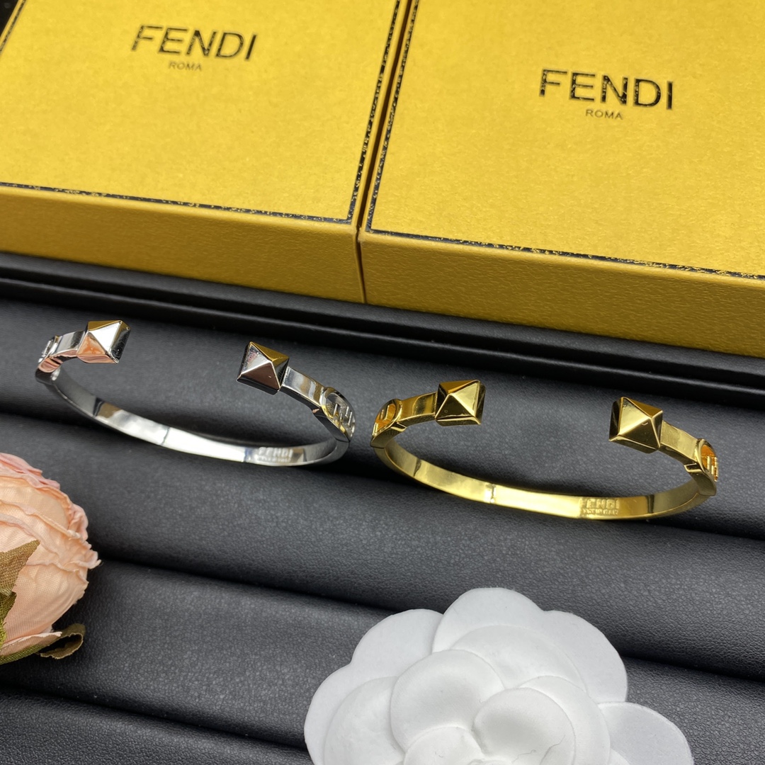 Fendi Jewelry Bangle Open hollow letter