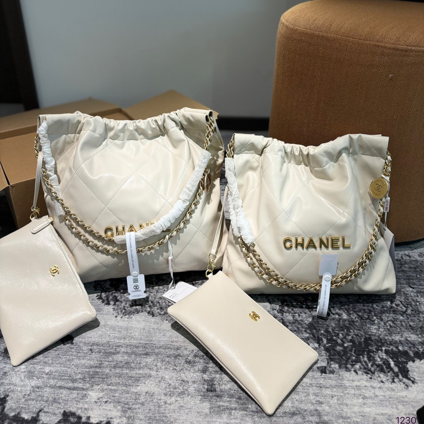 Chanel Medium/Large Shoulder Bag 886843