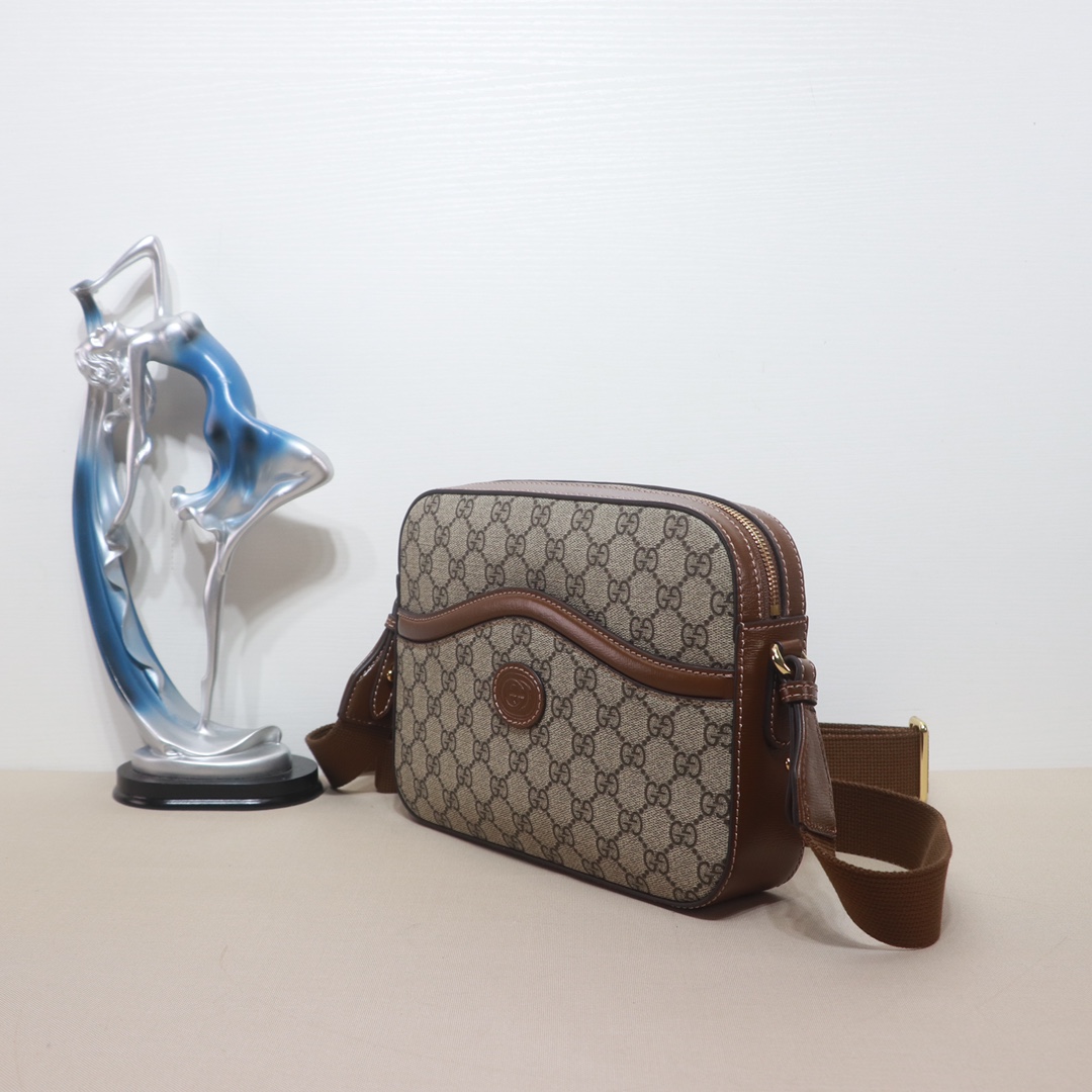 Messenger bag with Interlocking G 675891