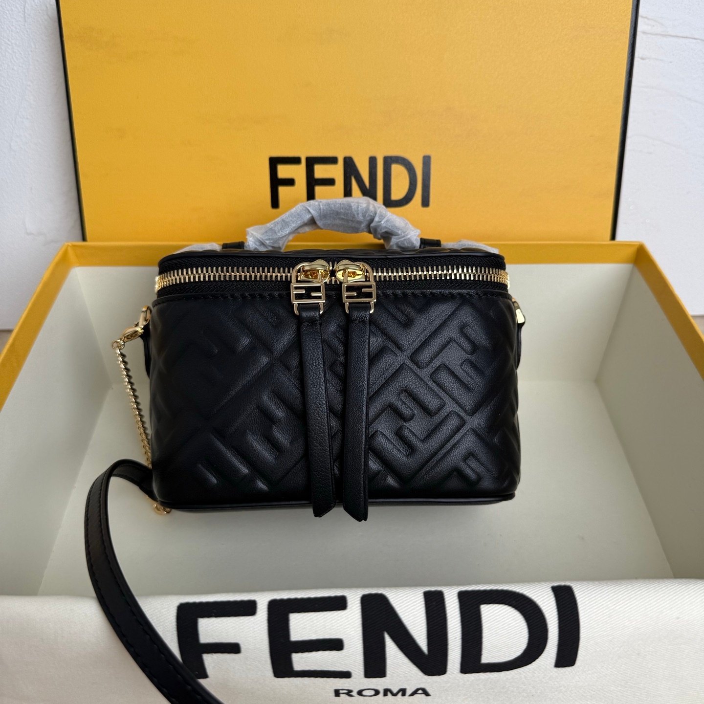 Fendi Shoulder Bag Ladies' Favorite