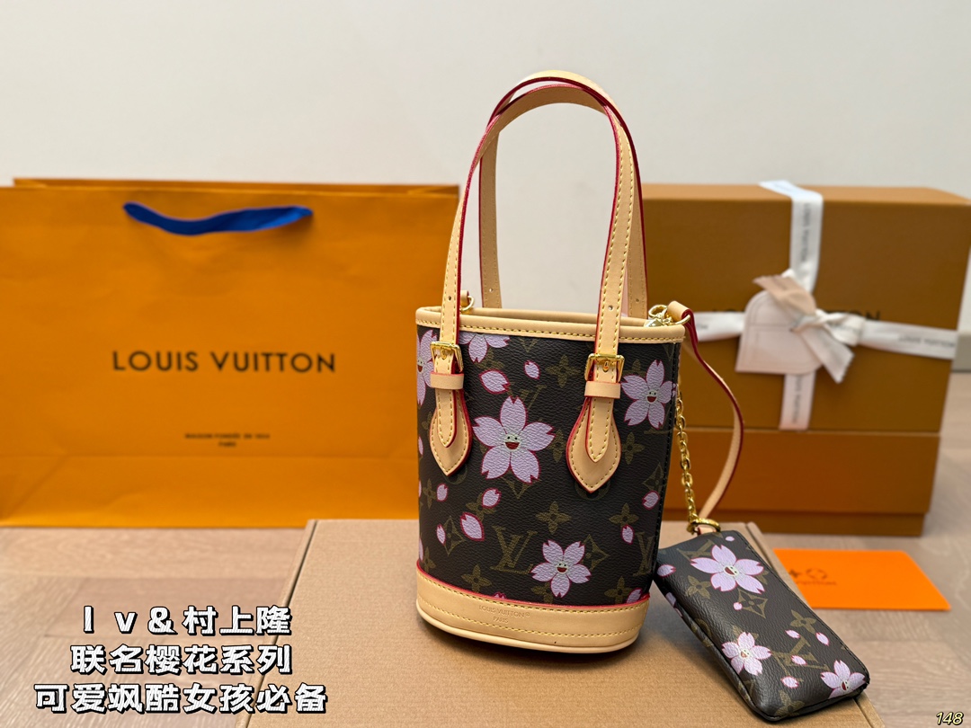 LV Bucket Bag 050 DB521 17cm