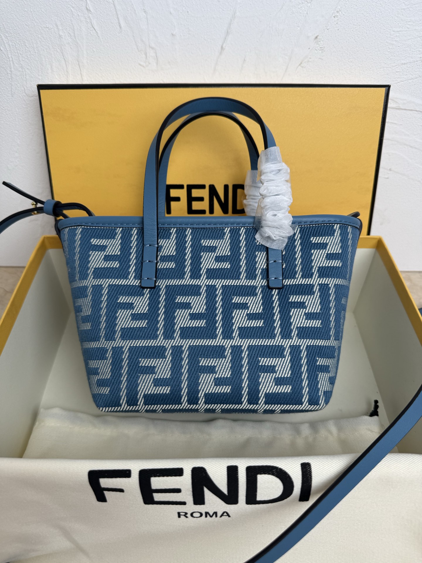 Fendi Shoulder Bag Ladies' Favorite