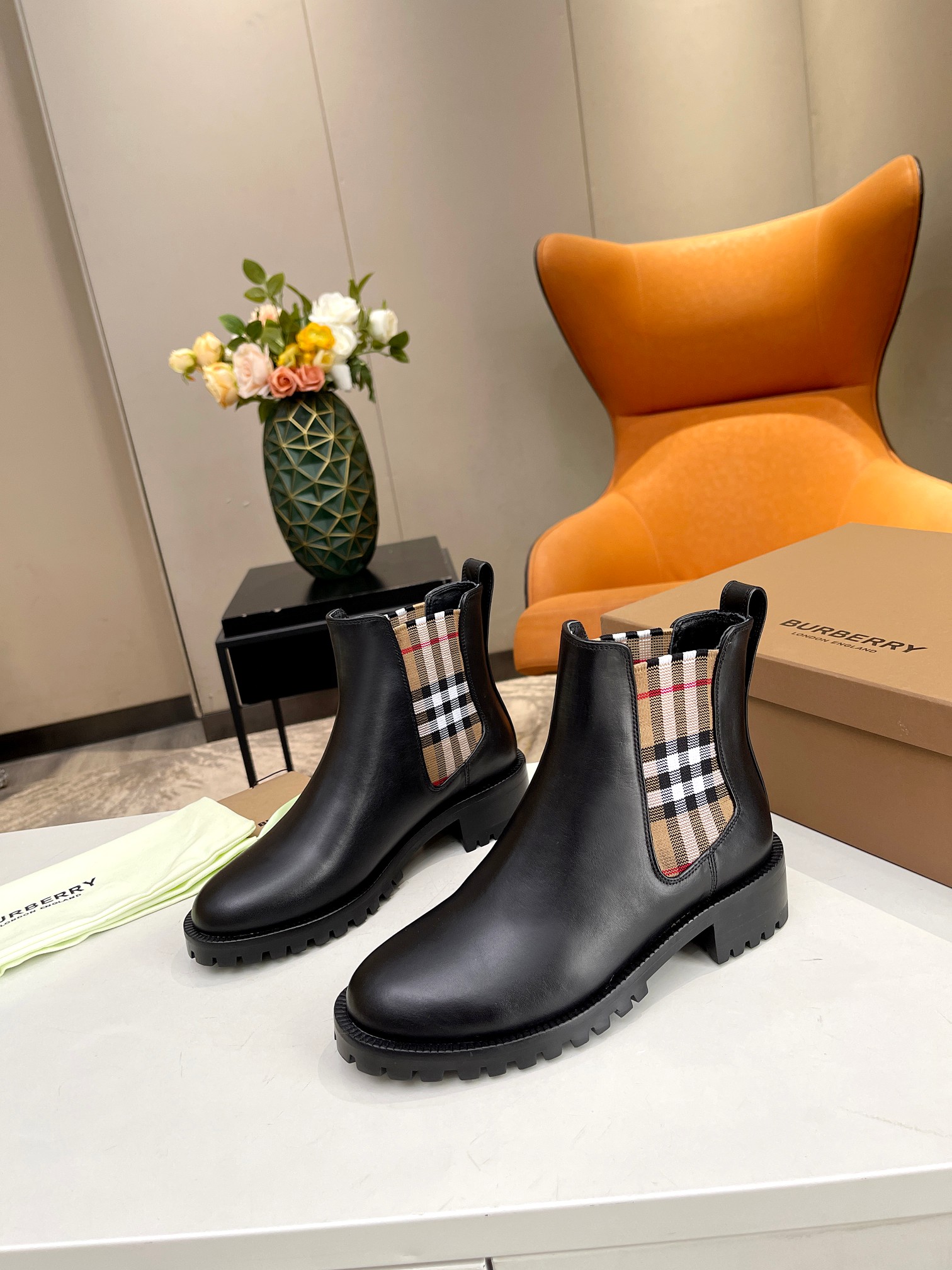 Burberry 004 boots XM023