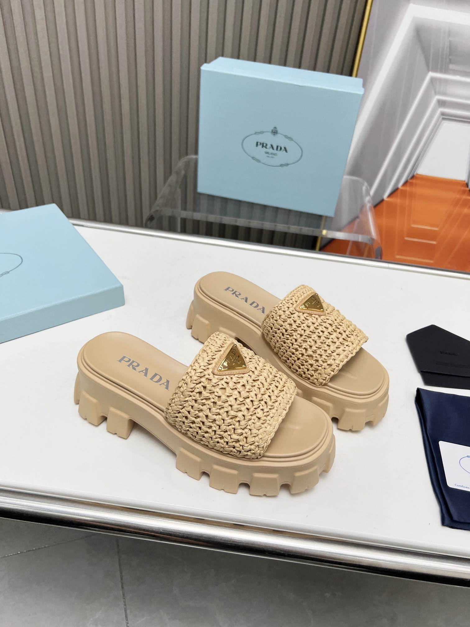 Prada shoes 064 XM082