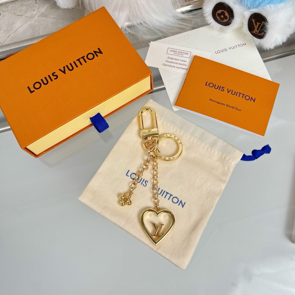 Louis Vuitton Key Chain Key Ring Letter Logo Heart Keychain Accessories