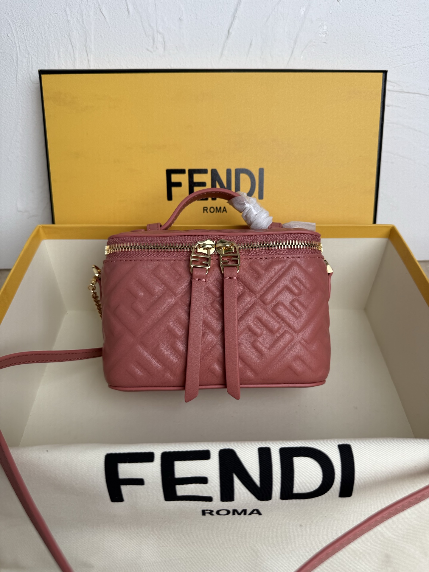 Fendi Shoulder Bag Ladies' Favorite