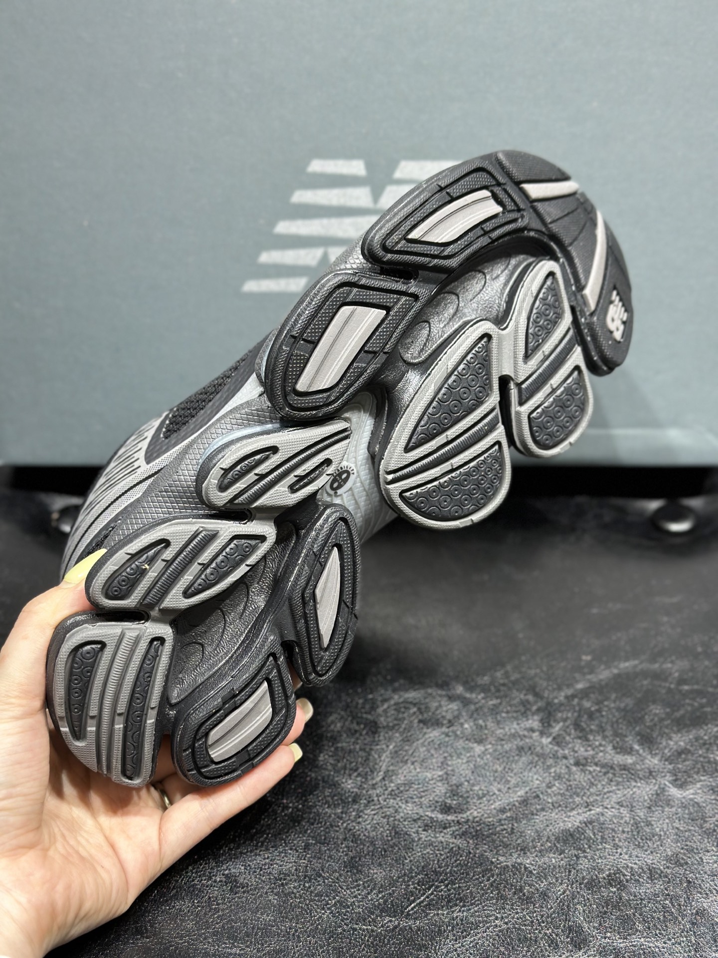 New Balance Sneakers Sports shoes NB2000