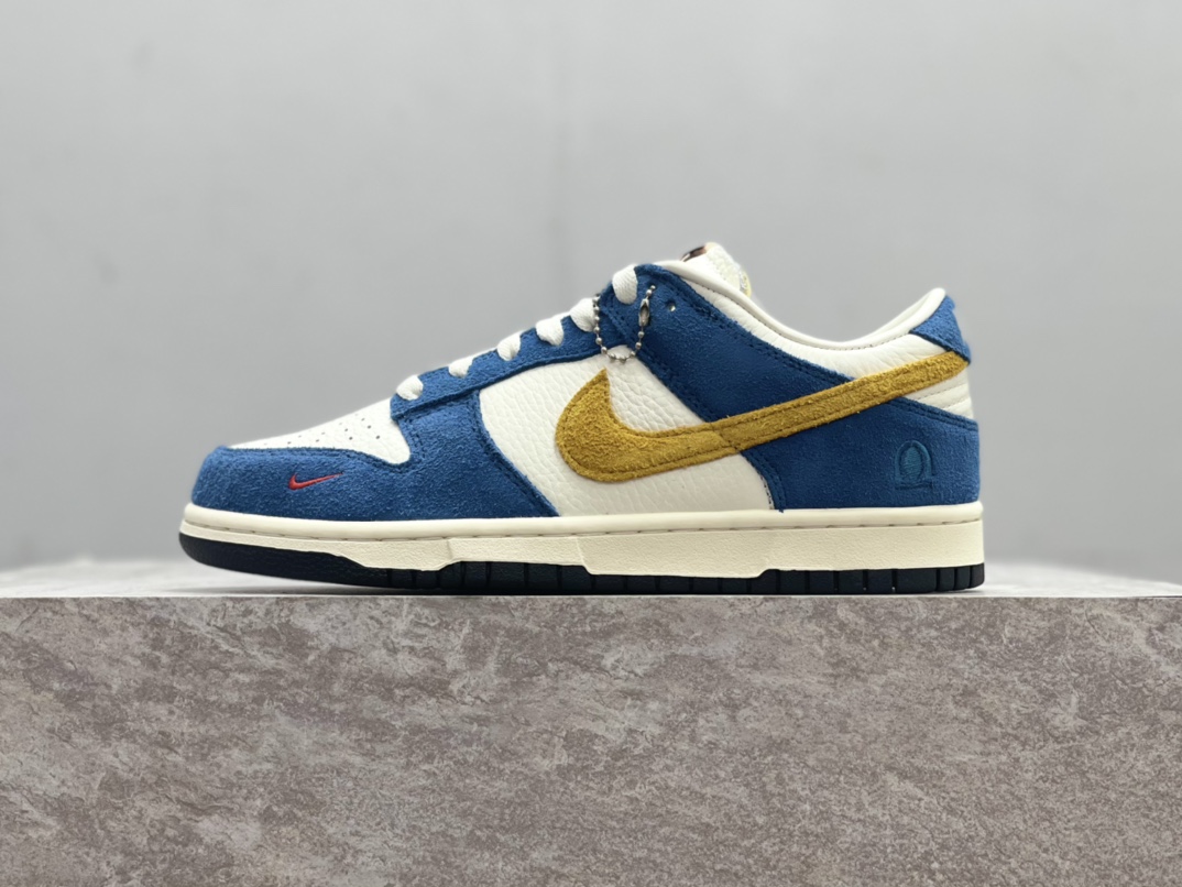 Kasina x Nike  Dunk Low ‘80S BUS’ CZ6501-100 XM072