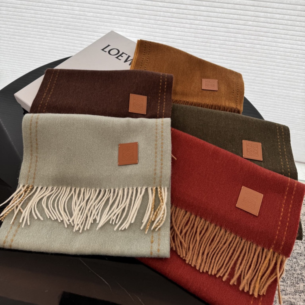 Loewe Scarf Logo Embossed Leather Patch Solid Color Scarf 30*180cm Accessories